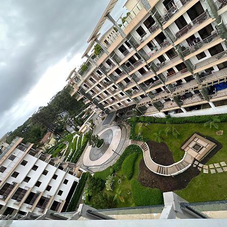 Near Johnhay Minesview Fast Wi-Fi Netflix Balcony Appartement Baguio City Buitenkant foto