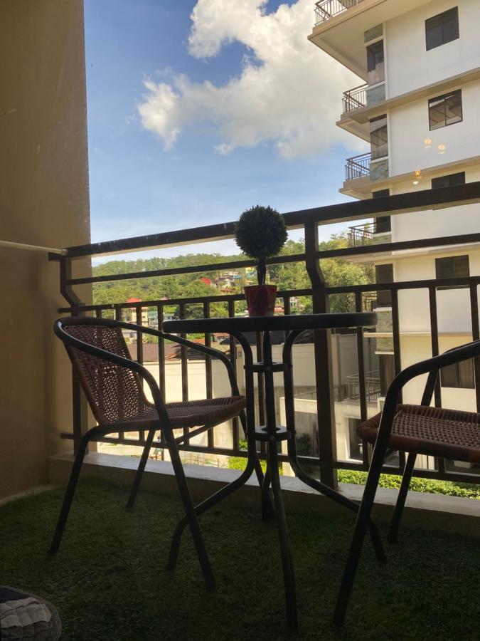 Near Johnhay Minesview Fast Wi-Fi Netflix Balcony Appartement Baguio City Buitenkant foto