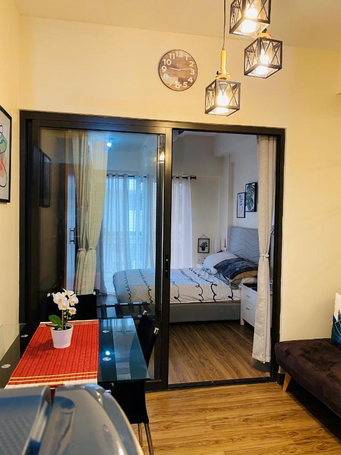 Near Johnhay Minesview Fast Wi-Fi Netflix Balcony Appartement Baguio City Buitenkant foto