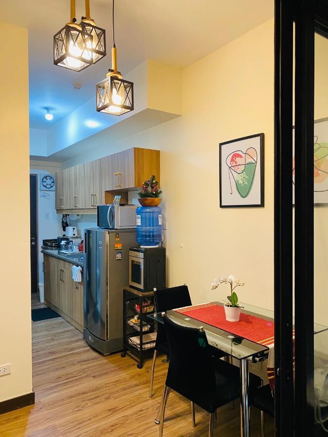 Near Johnhay Minesview Fast Wi-Fi Netflix Balcony Appartement Baguio City Buitenkant foto