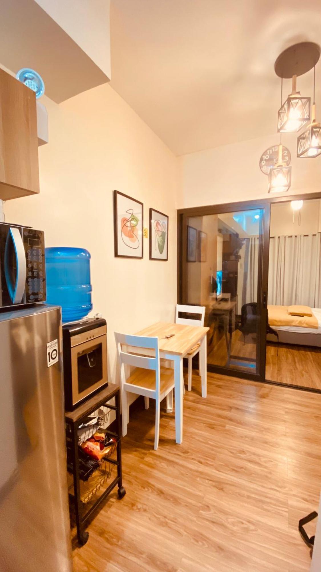 Near Johnhay Minesview Fast Wi-Fi Netflix Balcony Appartement Baguio City Buitenkant foto